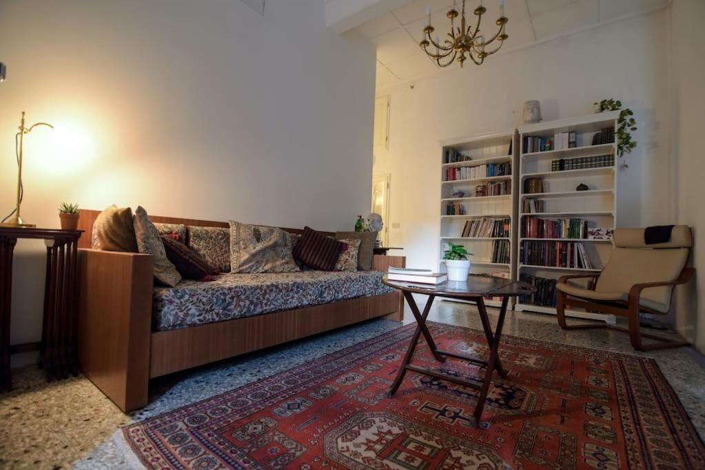 Cozy Apartment With Private Garden - City Center - Florença Exterior foto