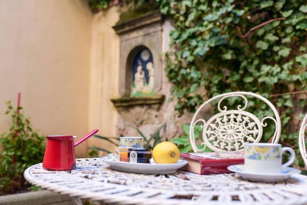Cozy Apartment With Private Garden - City Center - Florença Exterior foto