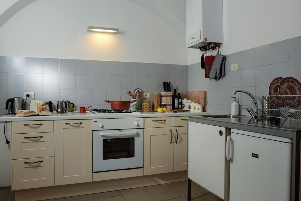 Cozy Apartment With Private Garden - City Center - Florença Exterior foto