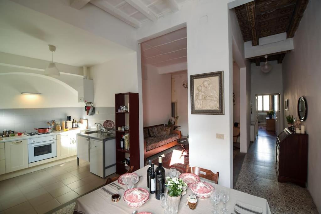 Cozy Apartment With Private Garden - City Center - Florença Exterior foto
